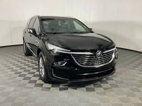 Used 2024 Buick Enclave Essence AWD/4WD image 3