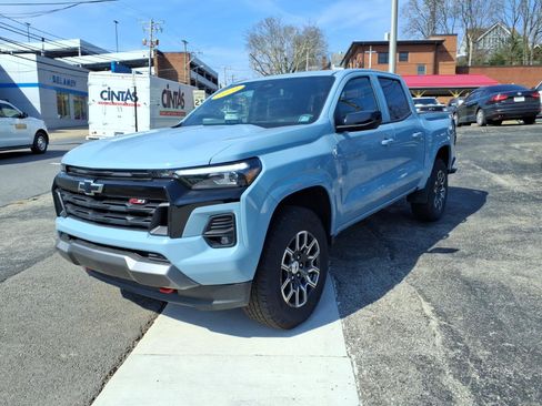 Used 2025 Chevrolet Colorado Z71 w/ Z71 Convenience Package 2 image 8