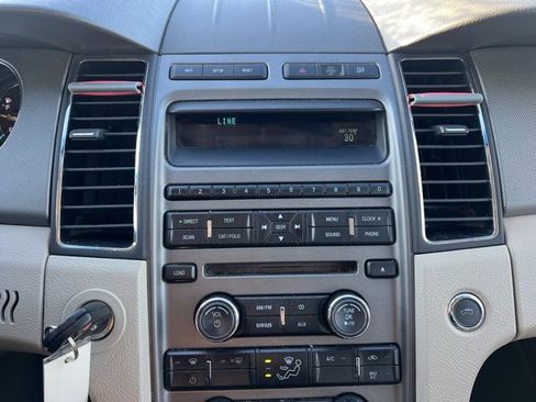 Used 2011 Ford Taurus SE image 22