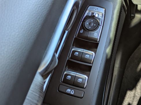 Certified 2025 Kia Telluride SX w/ SX Captain's Chair Package FWD image 24