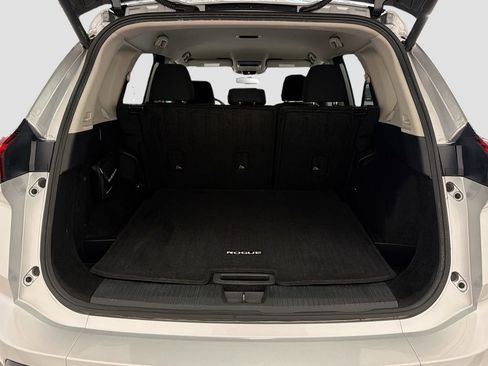 Used 2025 Nissan Rogue SV FWD image 27