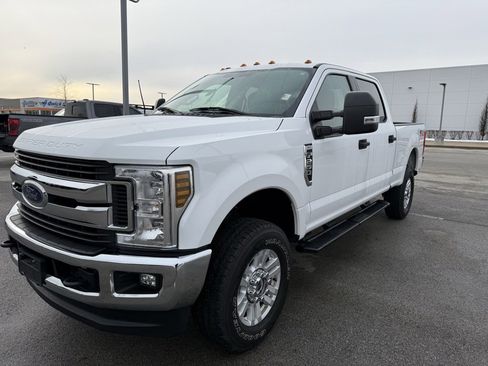 Used 2019 Ford F250 XLT w/ XLT Value Package image 3