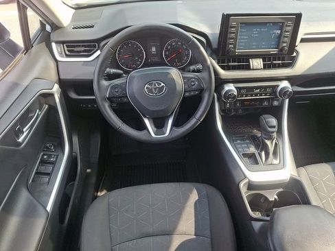 Used 2021 Toyota RAV4 XLE w/ Convenience Package AWD/4WD image 11