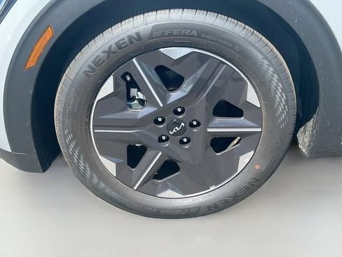 New 2026 Kia EV6 Light RWD image 32