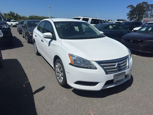 Used 2015 Nissan Sentra SV FWD image 2