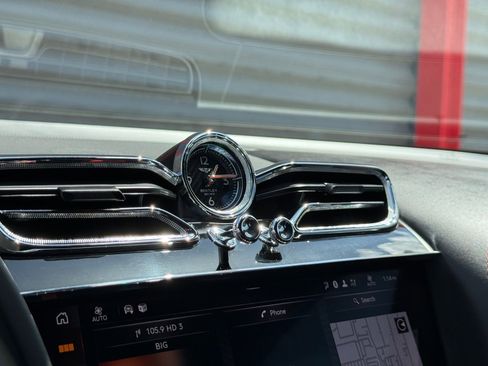 Used 2022 Bentley Bentayga image 36