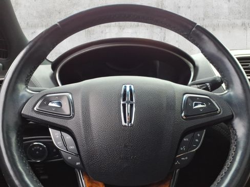 Used 2017 Lincoln MKX Select w/ Select Plus Package AWD/4WD image 23