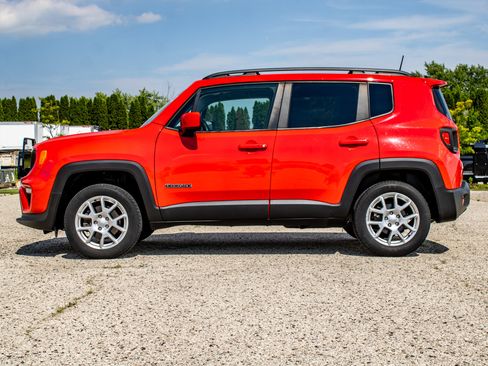 Used 2020 Jeep Renegade Latitude w/ Cold Weather Group AWD/4WD image 4