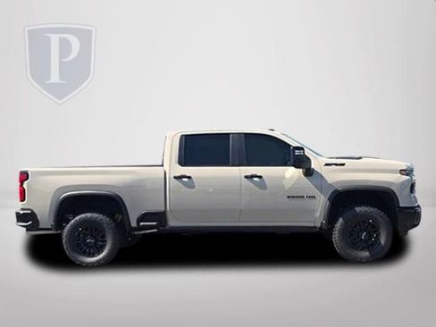 New 2026 Chevrolet Silverado 2500 ZR2 w/ LPO, Dark Essentials Package AWD/4WD image 4