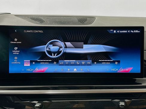 Certified 2024 BMW X7 xDrive40i image 16