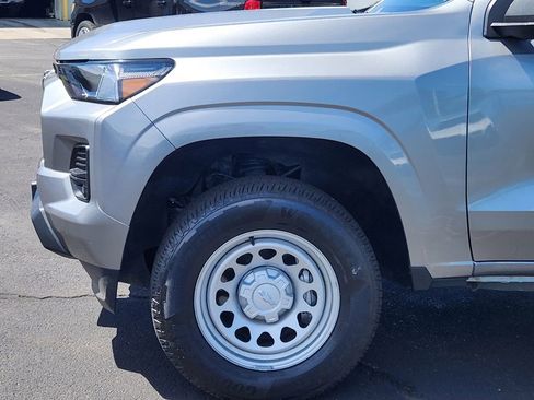 Used 2024 Chevrolet Colorado W/T RWD image 10