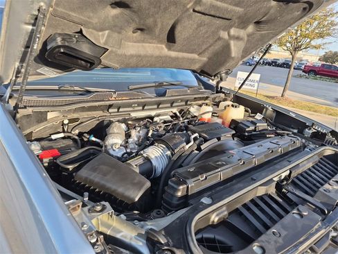 Used 2024 Chevrolet Silverado 2500 ZR2 w/ Technology Package image 26