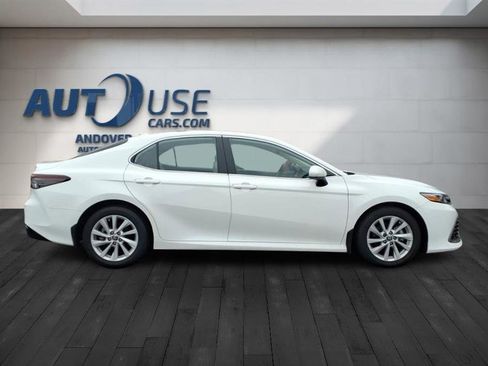 Used 2022 Toyota Camry LE image 7