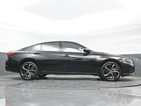 Certified 2024 Nissan Altima 2.5 SR image 26