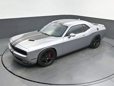 Used 2015 Dodge Challenger R/T Plus image 21