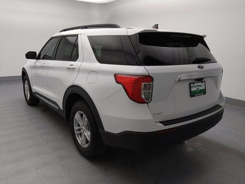 Used 2022 Ford Explorer XLT AWD/4WD image 5