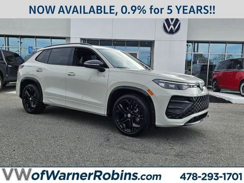 New 2026 Volkswagen Tiguan SE R-Line image 1