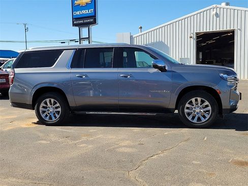 Used 2022 Chevrolet Suburban Premier image 5