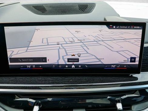 Used 2025 BMW X7 M60i AWD/4WD image 17