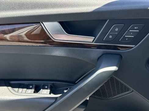 Used 2018 Audi Q5 2.0T Premium Plus AWD/4WD image 24