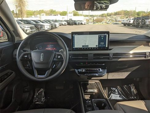 New 2024 Lincoln Corsair Reserve w/ Equipment Group 201A image 31