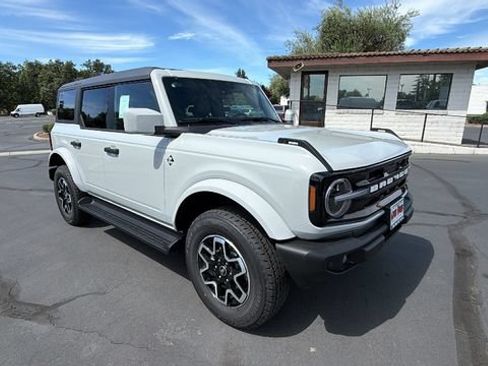 New 2026 Ford Bronco Outer Banks AWD/4WD image 2