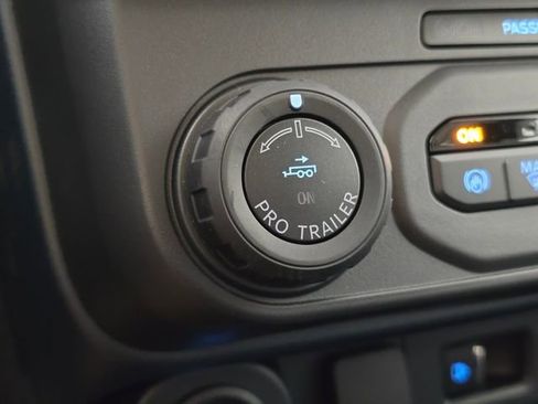 New 2025 Ford Maverick Lobo image 36