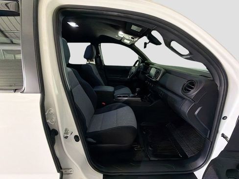 Used 2023 Toyota Tacoma TRD Off-Road w/ Technology Package image 28