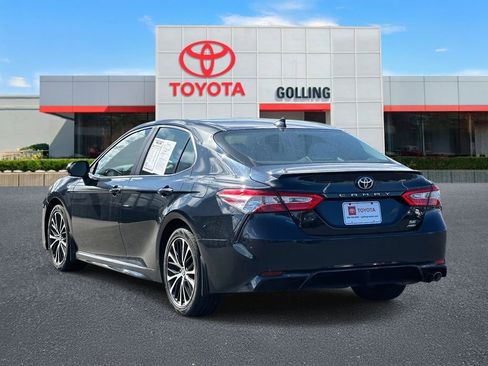 Used 2020 Toyota Camry SE w/ Cold Weather Package image 4