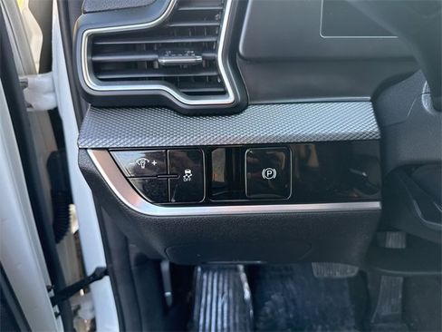 Used 2023 Kia Sportage LX image 33