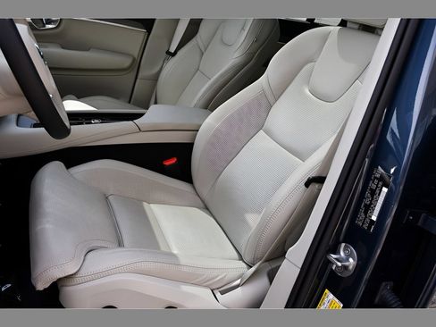 Certified 2024 Volvo XC90 B6 Ultimate w/ Protection Package Premier AWD/4WD image 14