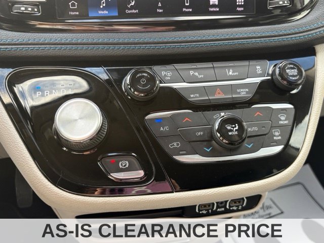 Used 2021 Chrysler Pacifica Touring-L FWD image 33