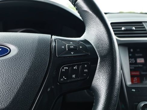 Used 2019 Ford Explorer XLT w/ Equipment Group 202A FWD image 13