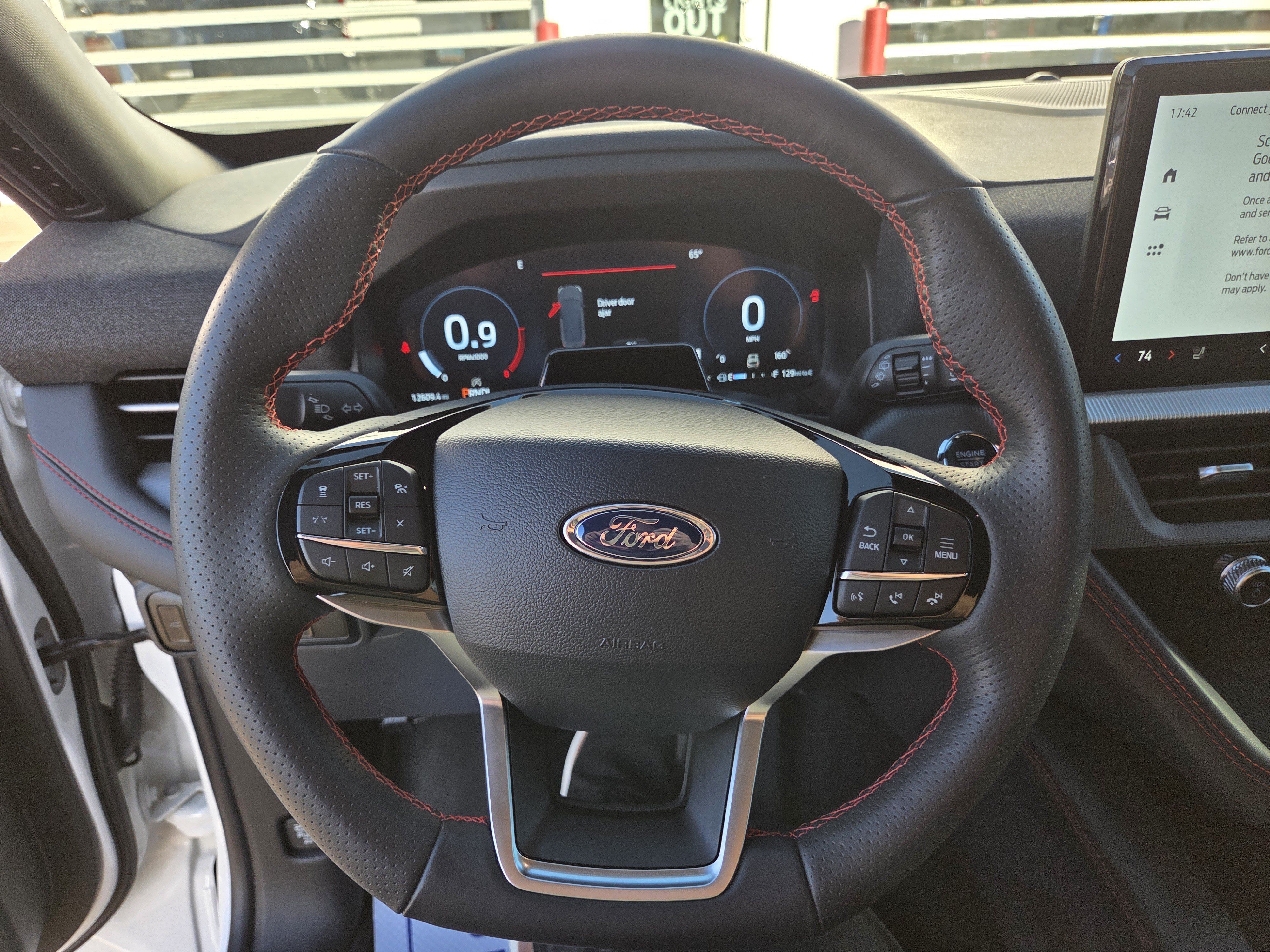 Used 2025 Ford Explorer ST-Line AWD/4WD image 15