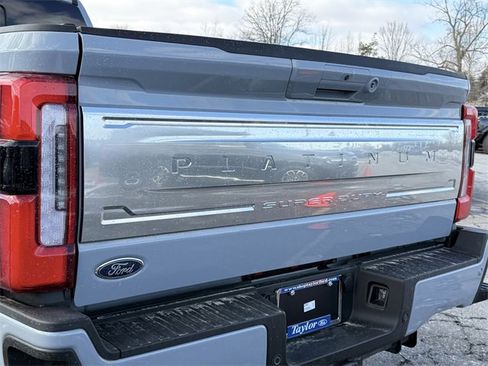 Used 2025 Ford F450 Platinum w/ Platinum Plus Package image 30