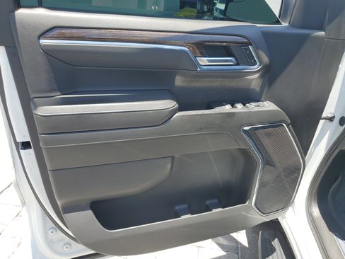 Used 2024 GMC Sierra 1500 Elevation w/ LPO, Elevation Black Package AWD/4WD image 9