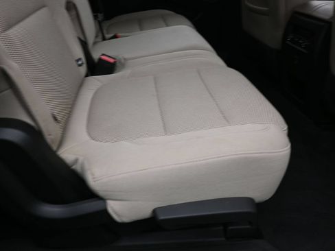 Used 2023 Chevrolet Traverse LS FWD image 36