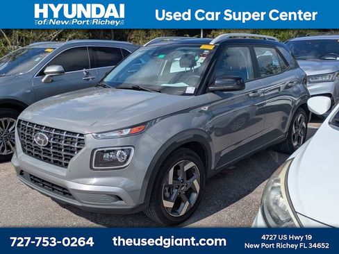 Used 2022 Hyundai Venue Limited FWD image 1
