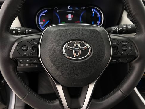 Used 2020 Toyota RAV4 Limited AWD/4WD image 16