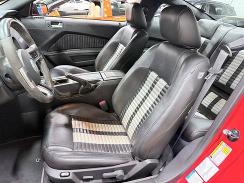 Used 2010 Ford Mustang Shelby GT500 RWD image 29
