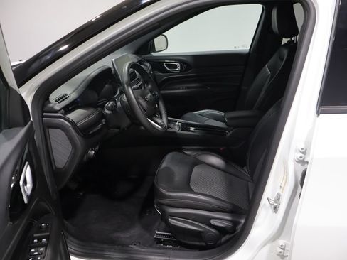 Certified 2023 Jeep Compass Latitude AWD/4WD image 12