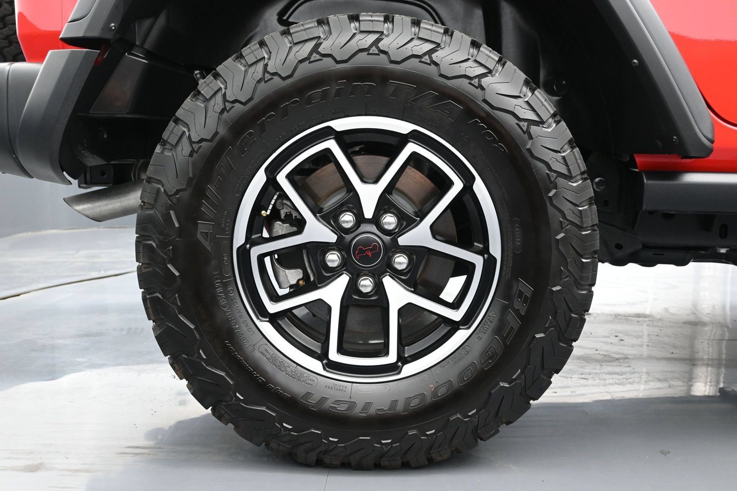 Used 2024 Jeep Wrangler Unlimited Rubicon w/ Technology Group AWD/4WD image 18