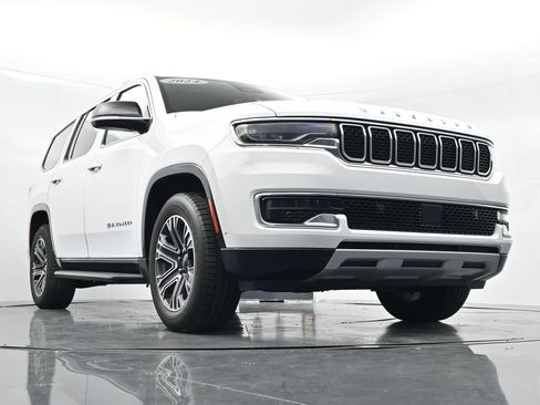 Used 2024 Jeep Wagoneer Series II RWD image 21