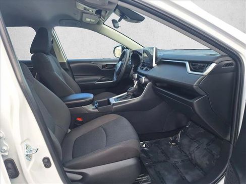 Certified 2025 Toyota RAV4 LE image 20