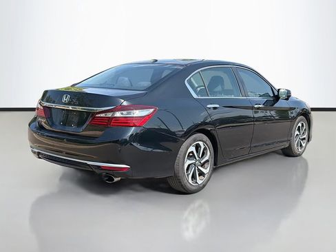 Used 2017 Honda Accord EX image 5