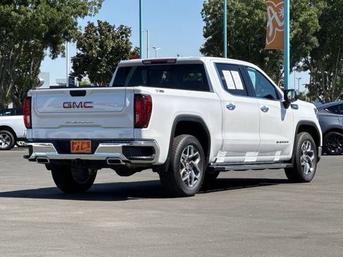 Used 2023 GMC Sierra 1500 SLT w/ SLT Premium Package AWD/4WD image 5