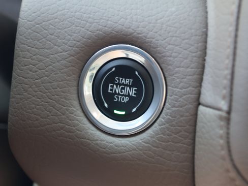 Used 2023 GMC Yukon Denali w/ Advanced Technology Package AWD/4WD image 26