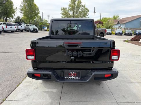 Used 2024 Jeep Gladiator Sport w/ Convenience Group image 9