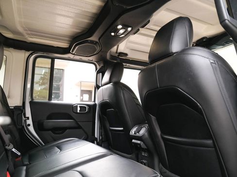 Used 2023 Jeep Wrangler Unlimited Sahara image 28