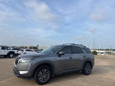 Certified 2024 Nissan Pathfinder SV w/ Cargo Package FWD image 7